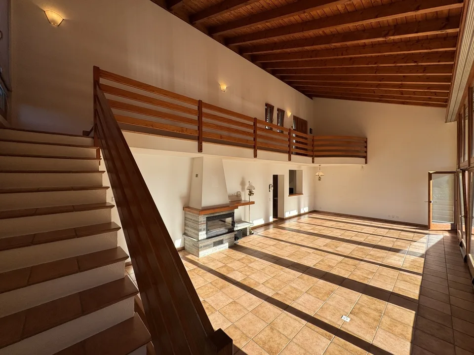 BELLA VILLA BIFAMILIARE 5.5 LOCALI