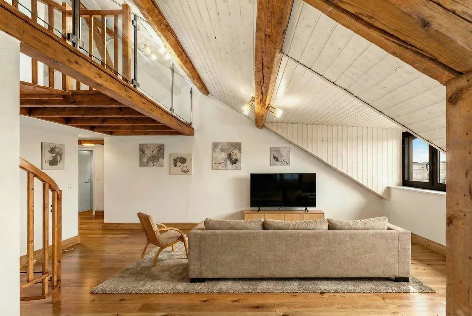 Charaktervolle Dachwohnung in Meyrin-Zentrum