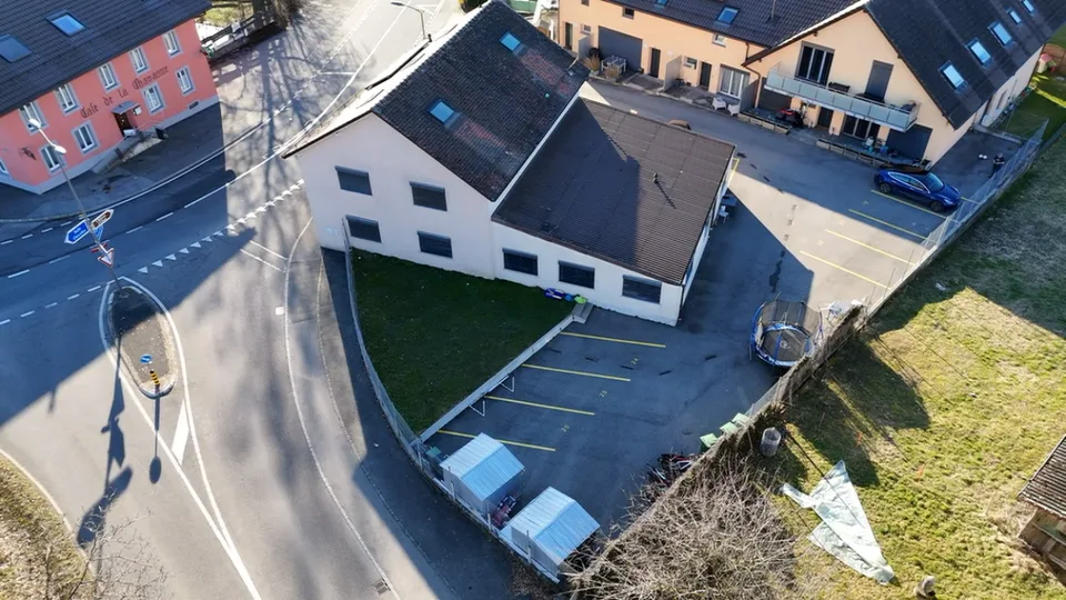 Immobile di rendita con potenziale di ampliamento ? 3 appartamenti ? Oron (VD)