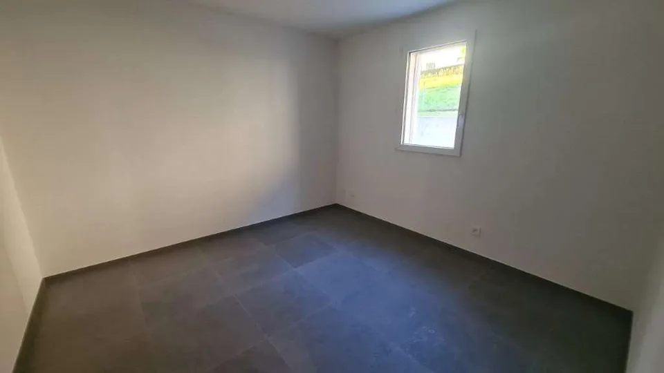 BELLINZONA - LUMINO: NUOVO 3.5 LOC. CON AMPIA TERRAZZA – foto 10 di 12