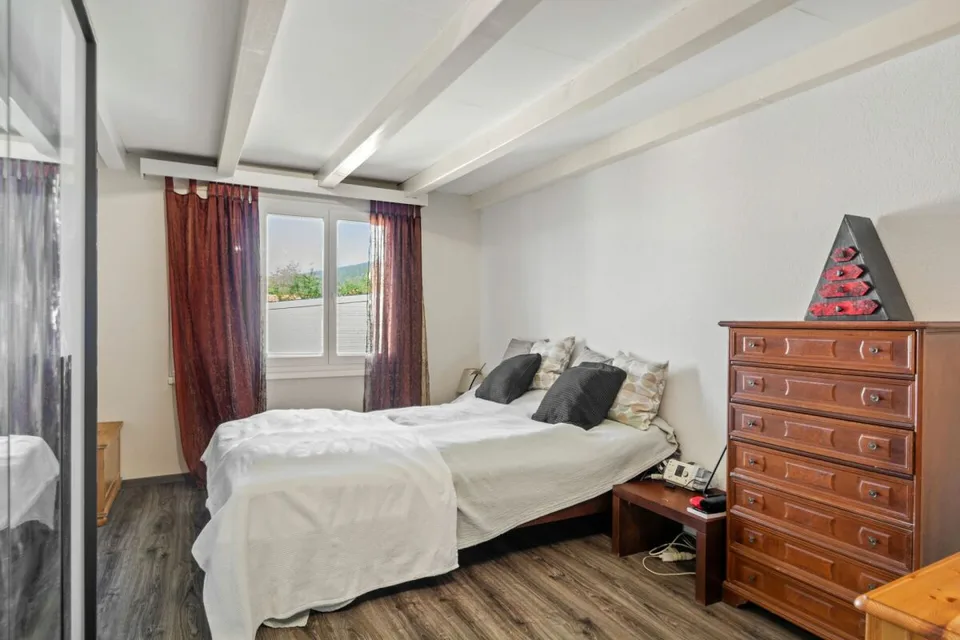 Dombresson, magnifique duplex de 4.5 pièces en attique, garage, place de parc – photo 9 sur 16