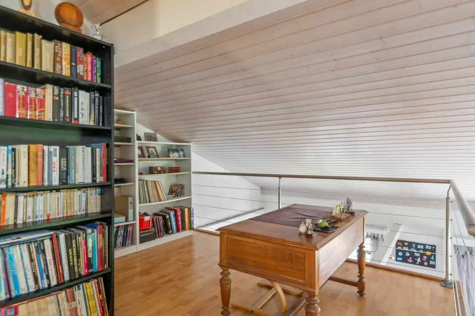 Dombresson, magnifique duplex de 4.5 pièces en attique, garage, place de parc – photo 15 sur 16