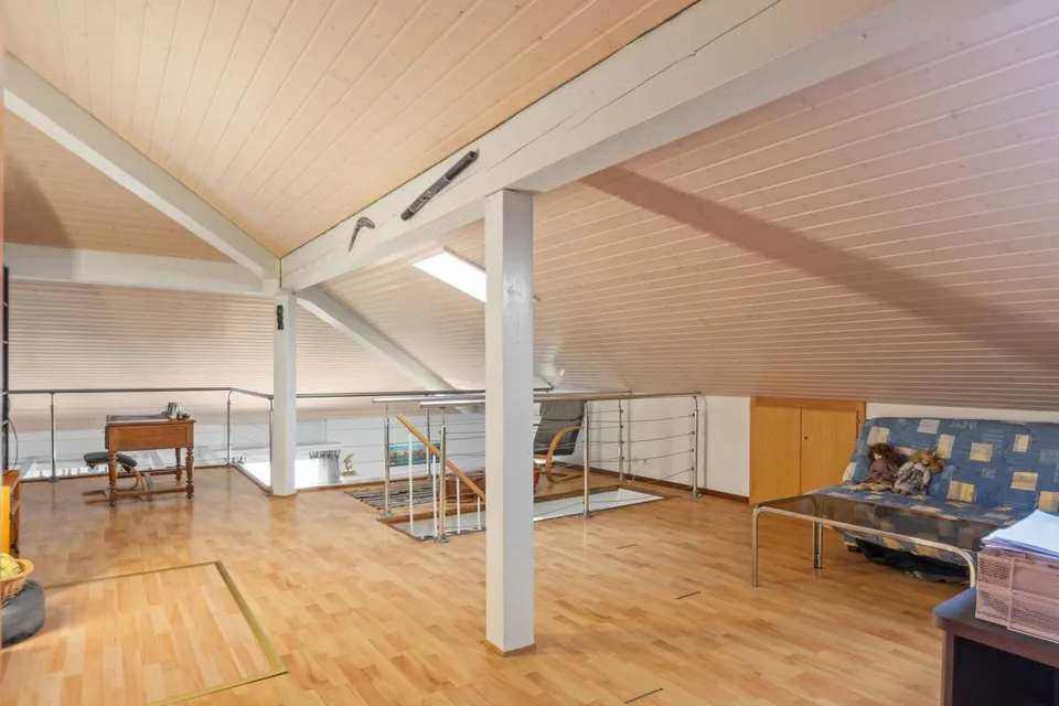 Dombresson, magnifique duplex de 4.5 pièces en attique, garage, place de parc – photo 14 sur 16
