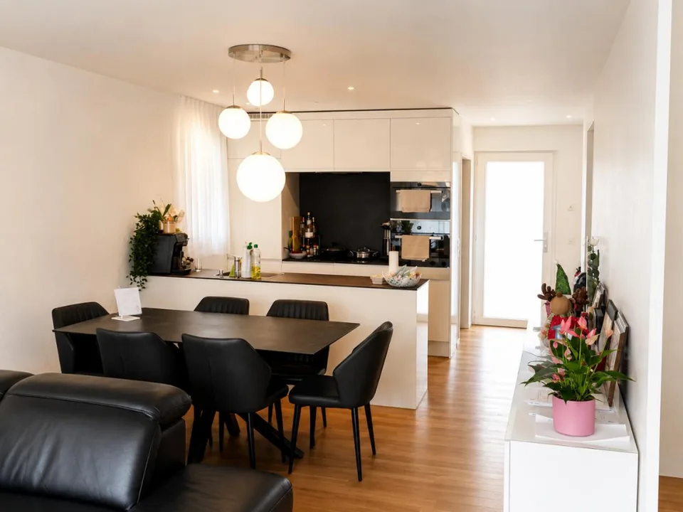 Elegant 5.5-room semi-detached family house with exclusive terrace and modern construction