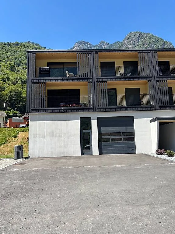 Spazio commerciale per azienda artigianale o magazzino