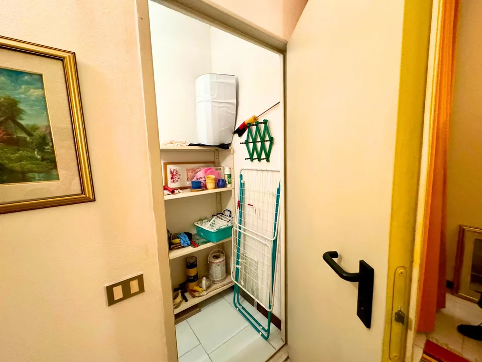 Appartamento molto curato su due piani in residenza con terrazza, garage e piscina comune – foto 14 di 18
