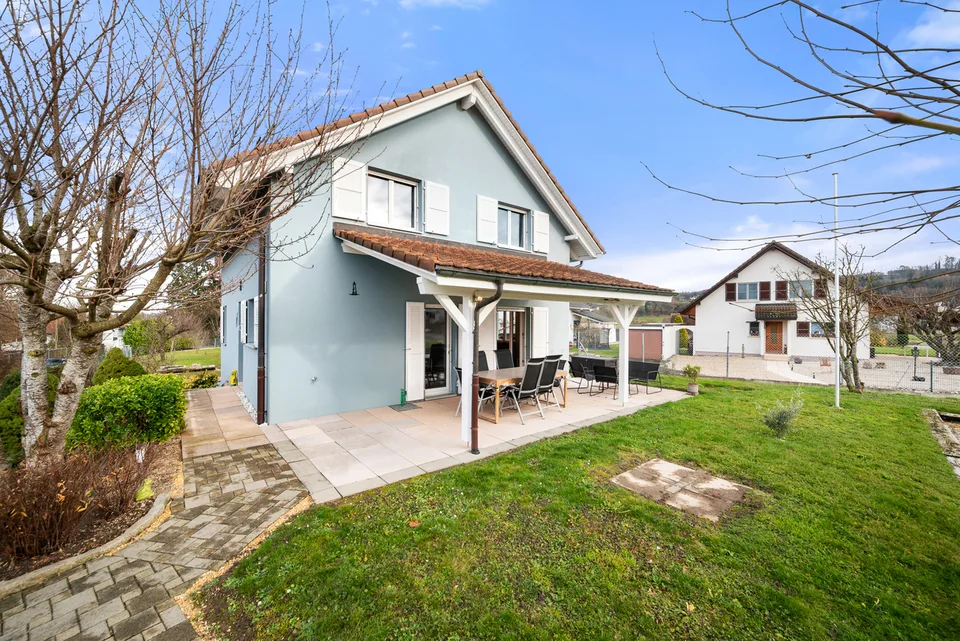 Zu verkaufen Villa mit zeitlosem Charme