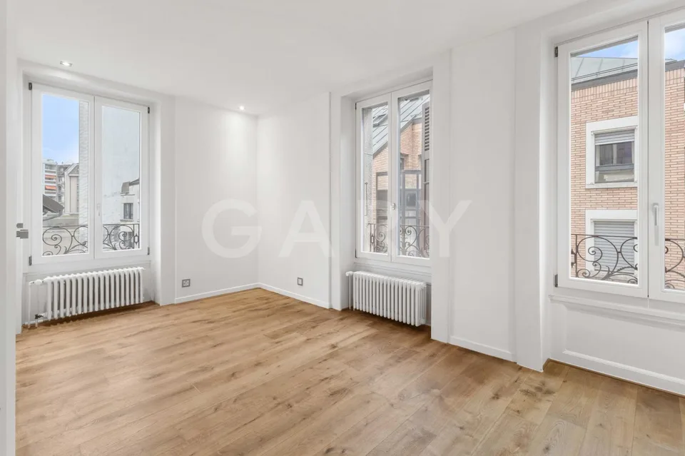Mitten im Herzen von Eaux-Vives! Schönes Duplex mit Terrasse – Foto 22 von 25