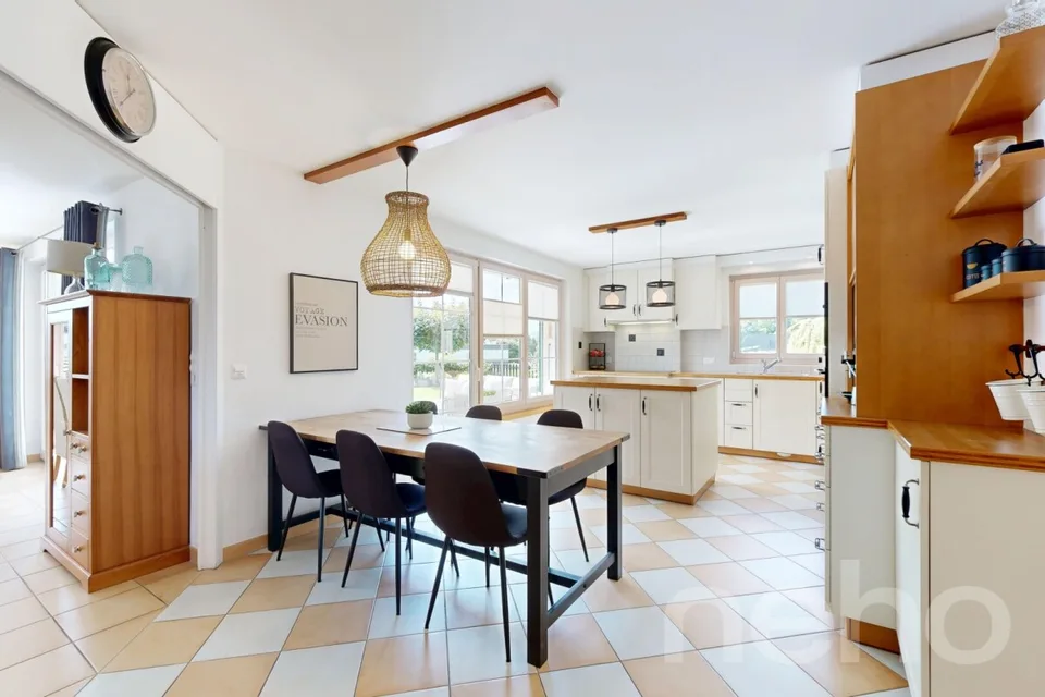 splendide Villa à Thielle – photo 16 sur 21