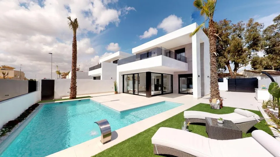 MAGNIFIQUE VILLA NEUVE AVEC PISCINE !