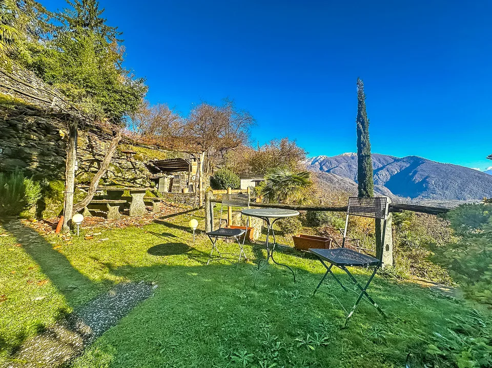 Centovalli - Casa tipica ticinese - Sole tutto l’anno e giardino da sogno