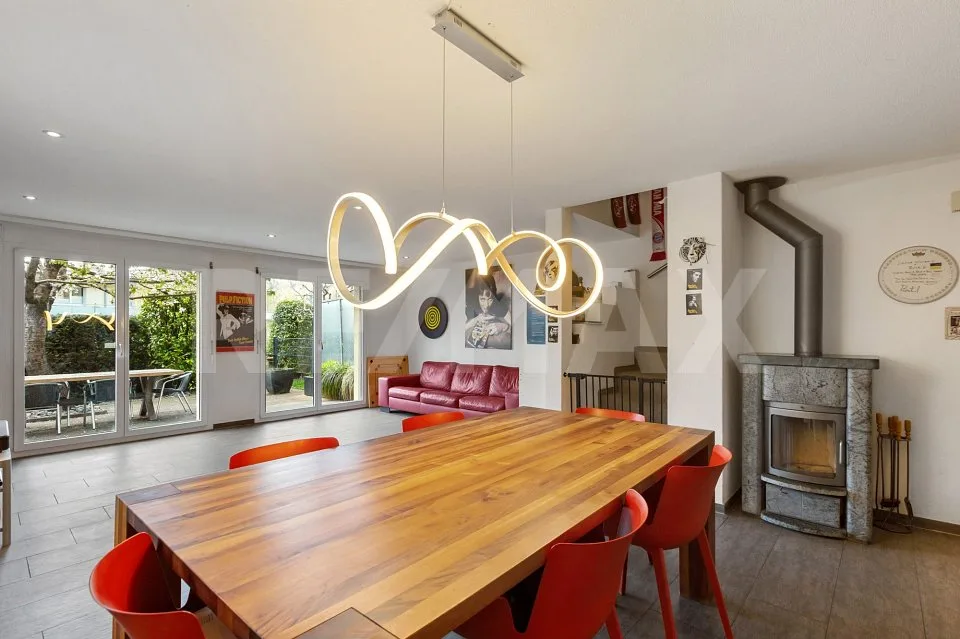 Maison d'angle de 6,5 pièces conviviale pour les familles à Winterthur-Dättnau