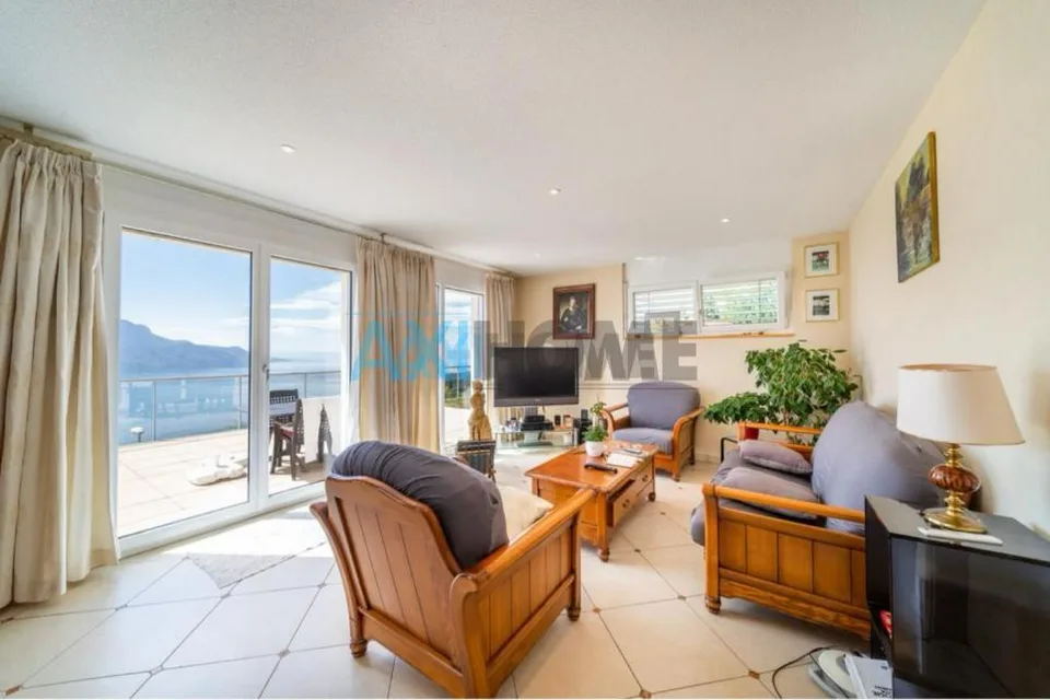 Prachtvolle Aussicht auf den See für diese 5,5-Zimmer-Villa