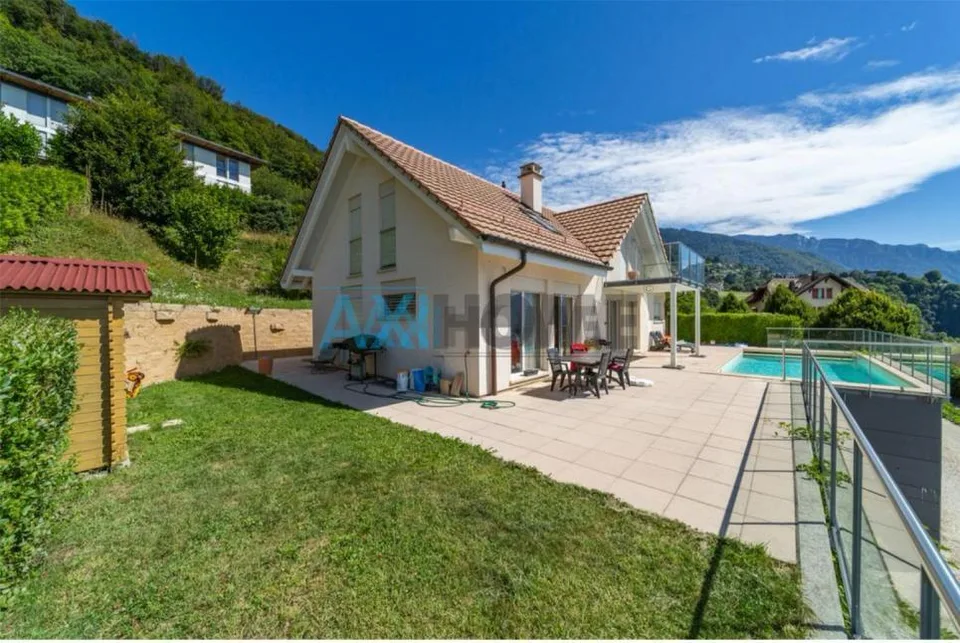 Prachtvolle Aussicht auf den See für diese 5,5-Zimmer-Villa
