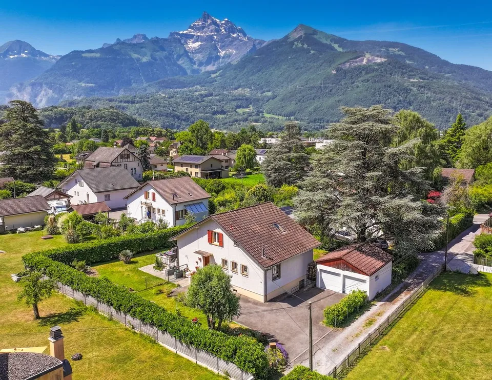 Magnifique maison individuelle avec vue sur les Dents du Midi à Bex