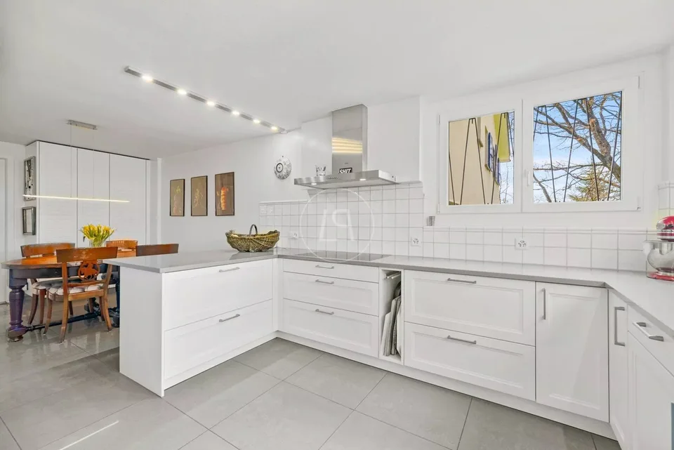 Bella proprietà familiare con piscina e vista a Epalinges – foto 9 di 13