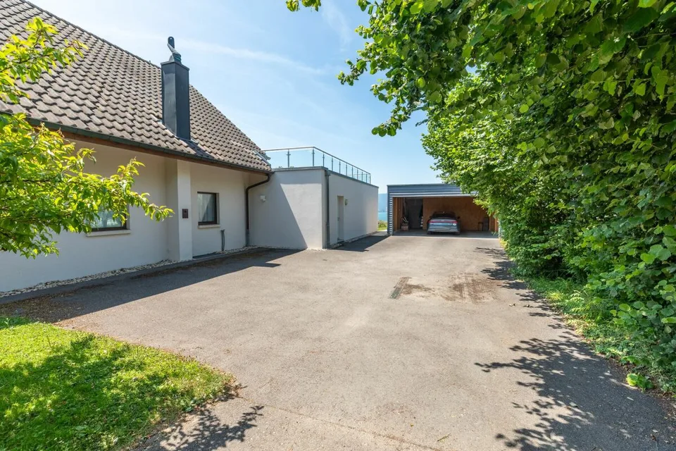 Une vue de rêve - spacieuse villa familiale face au lac de Neuchâtel - Traum Aussicht - geräumiges Einfamilienhaus mit Blick auf den Neuenburgersee