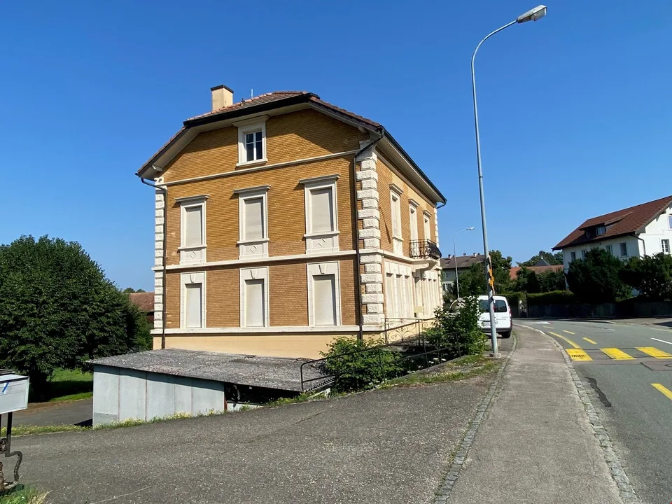 Immeuble locatif d''habitation et commercial