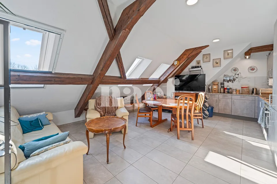 Appartement de 4 pièces mansardé dans les combles à vendre à Cottens