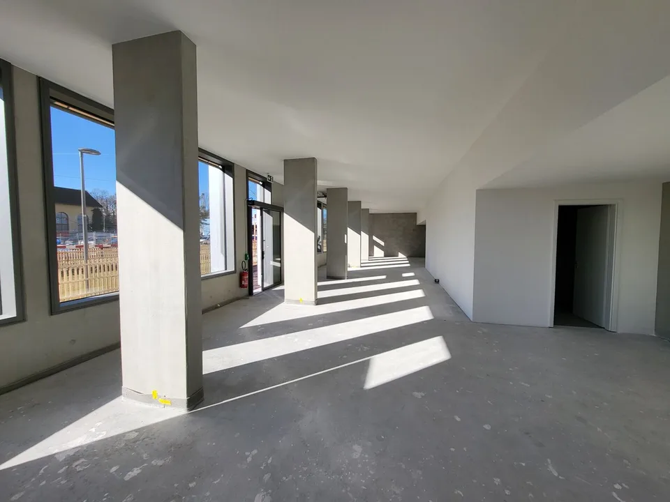 Surface semi-aménagée d'env. 172 m2