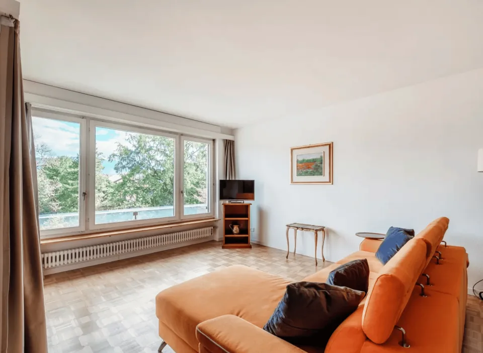 Bilocale arredato con balcone panoramico – Agra, Collina d’Oro