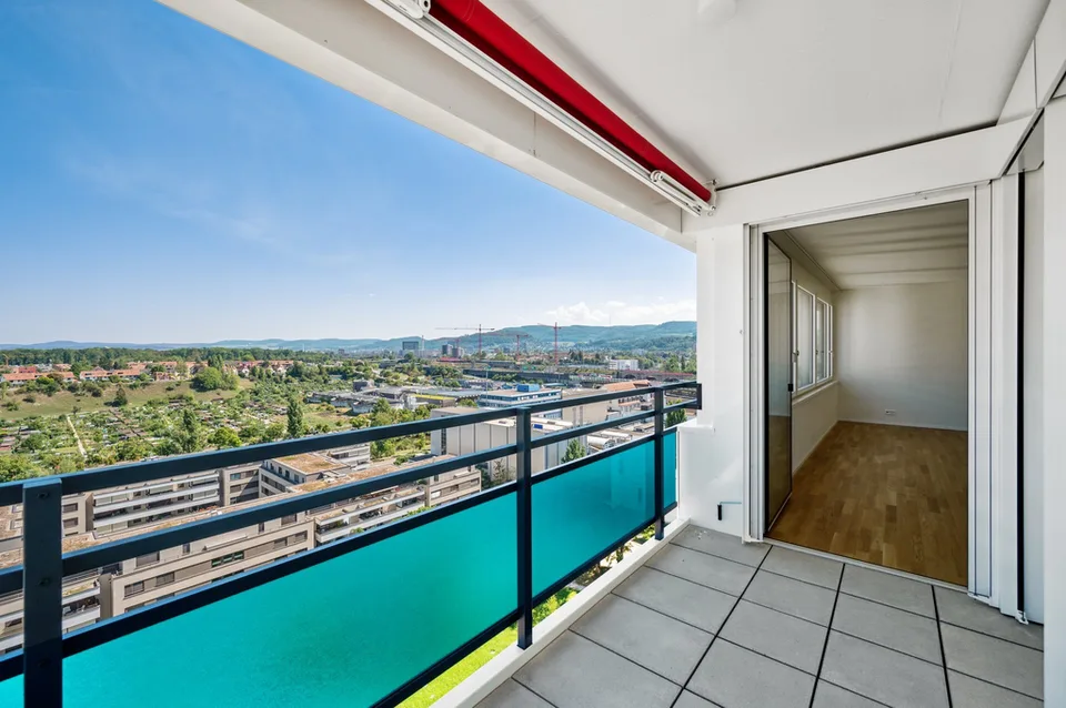 Helle 2.5-Zimmer-Wohnung im 8. Obergeschoss mit herrlicher Aussicht – Foto 8 von 8
