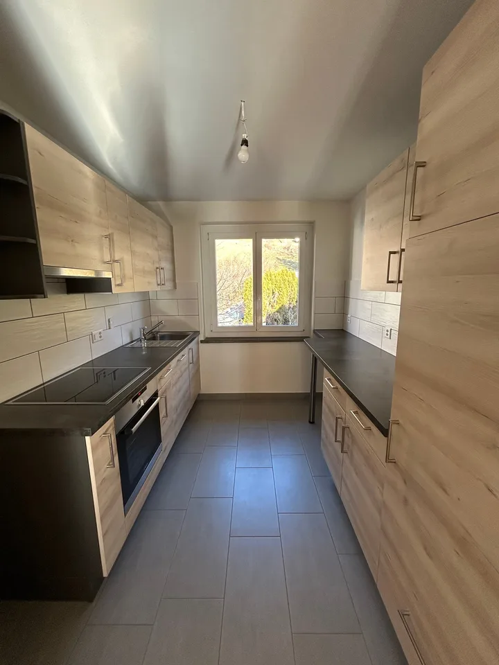 In affitto: appartamento di 3.5 locali con balcone - Crêt-Besson 11, Sonvilier