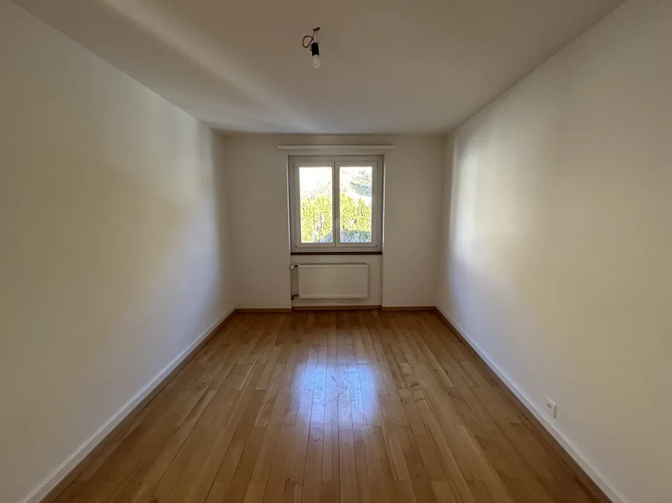 In affitto: appartamento di 3.5 locali con balcone - Crêt-Besson 11, Sonvilier