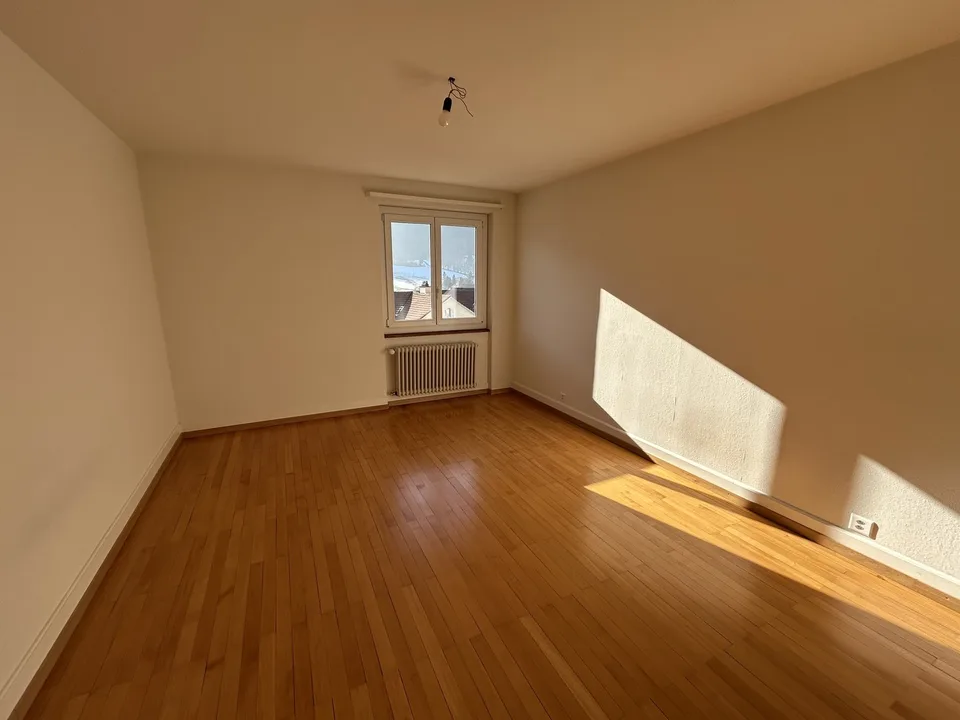 In affitto: appartamento di 3.5 locali con balcone - Crêt-Besson 11, Sonvilier