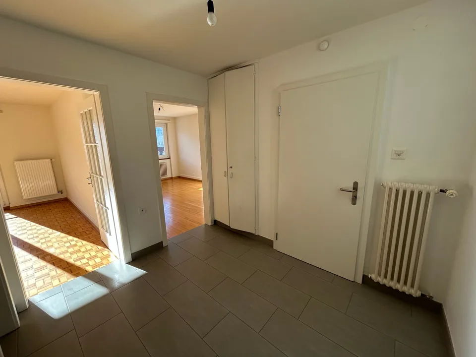 In affitto: appartamento di 3.5 locali con balcone - Crêt-Besson 11, Sonvilier