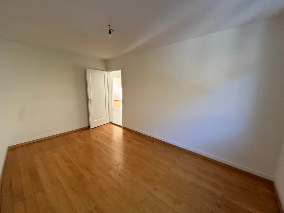 In affitto: appartamento di 3.5 locali con balcone - Crêt-Besson 11, Sonvilier