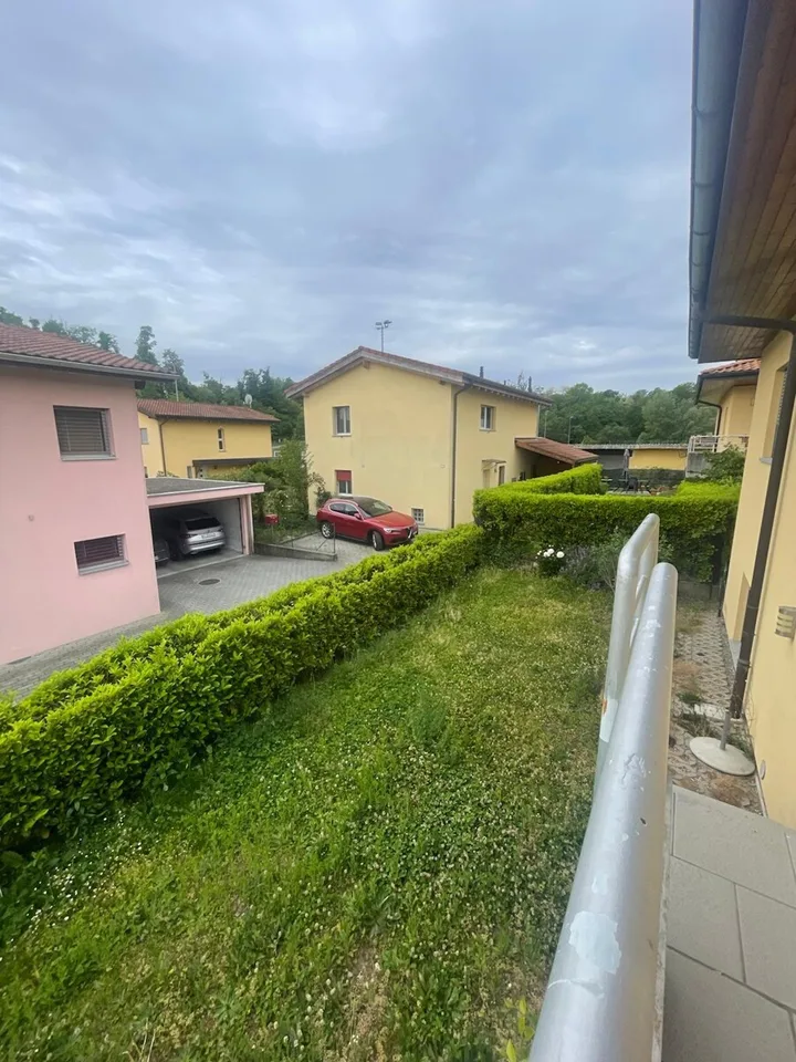 STABIO  4.5 LOCALI IN VILLA BIFAMILIARE CON GIARDINO