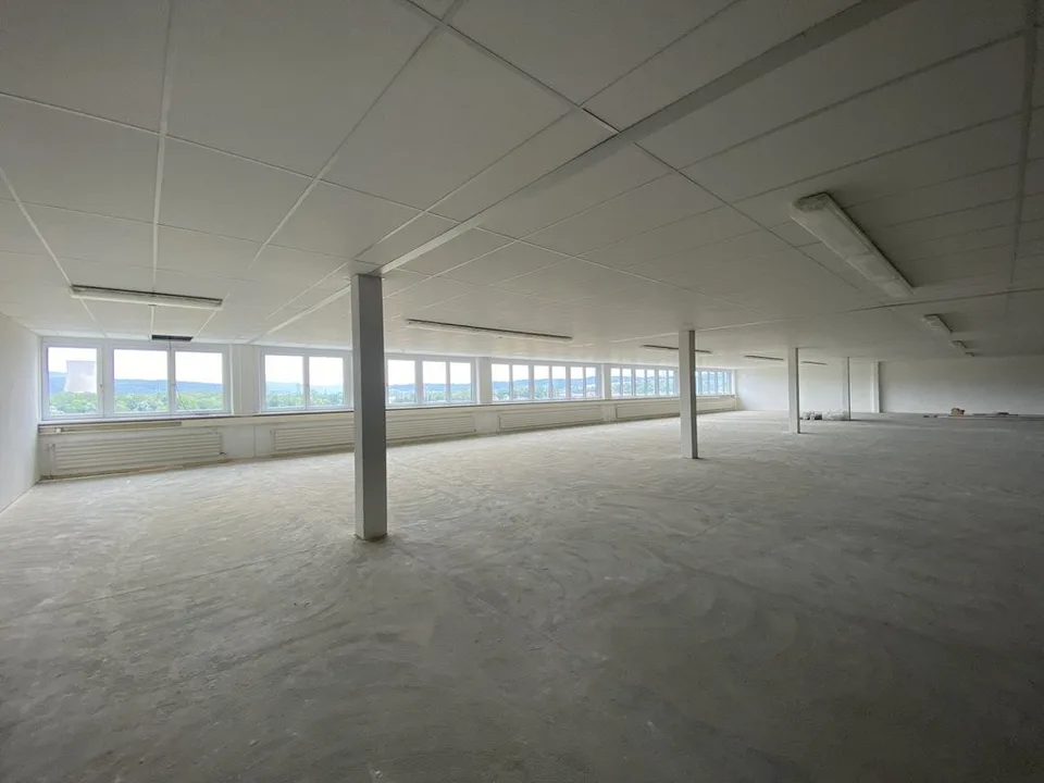 neu renovierte Gewerbe-Infrastruktur - Teilflächen möglich – Foto 7 von 8