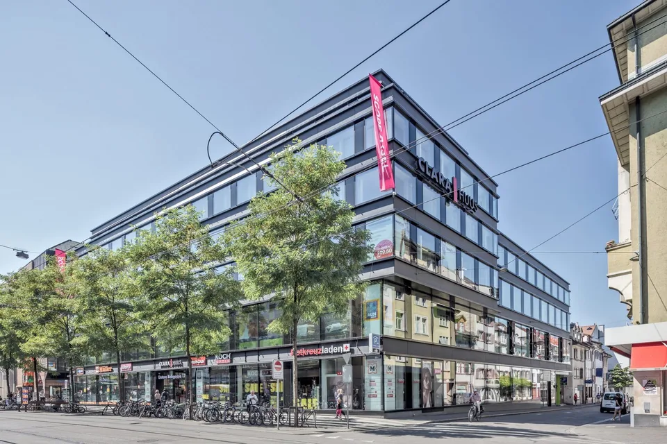 In der nähe Claraplatz mit Auto zuhause?