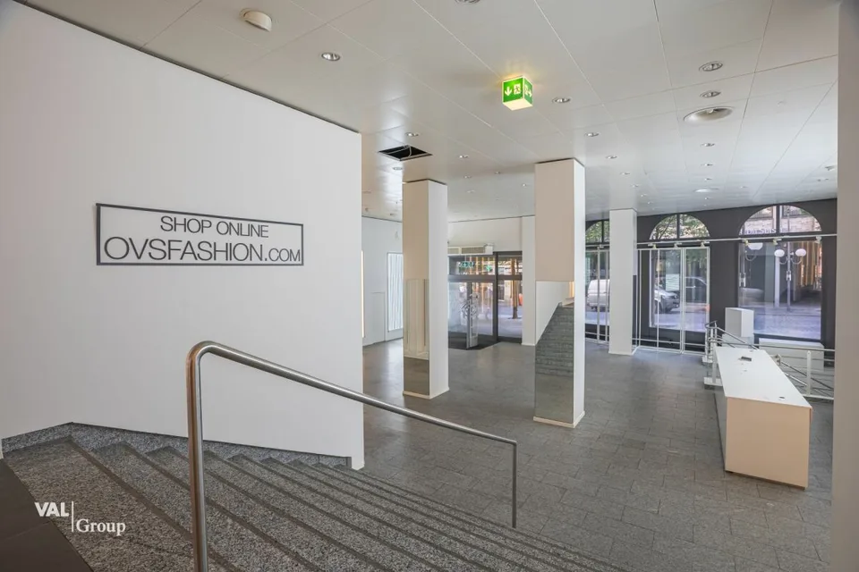 Grosses und helles Mietlokal an lebhafter und hochfrequentierter Strasse