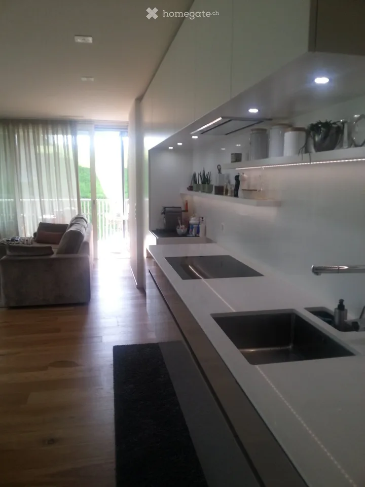 Appartamento ammobiliato temporaneo 2.5 locali con balcone a Jona