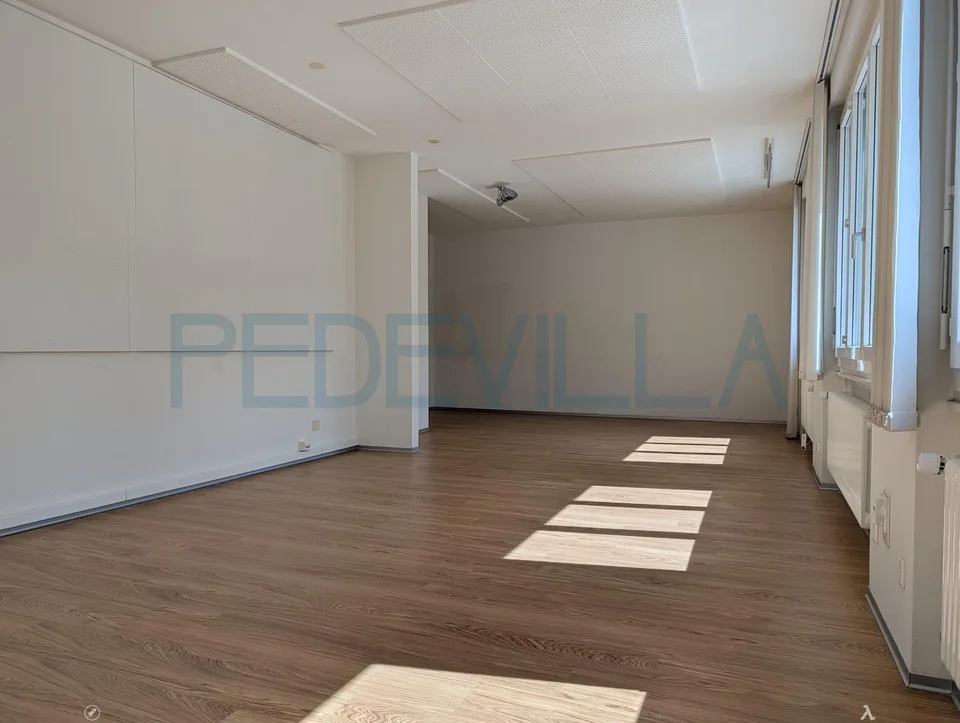 Gewerbefläche zu vermieten - 49 m² im Erdgeschoss