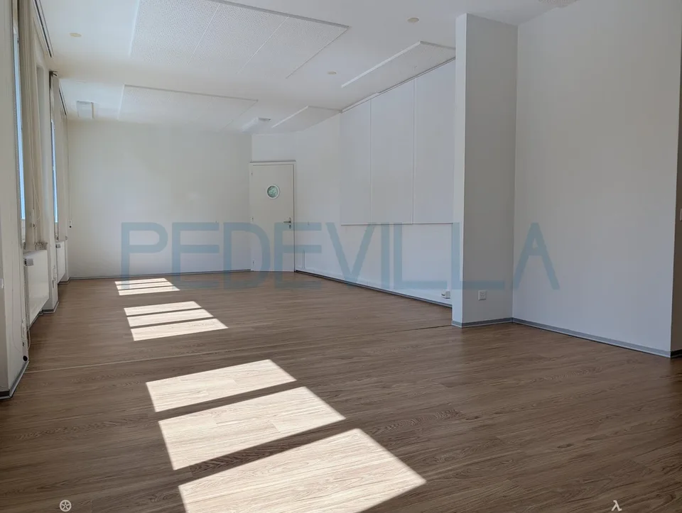 Gewerbefläche zu vermieten - 49 m² im Erdgeschoss