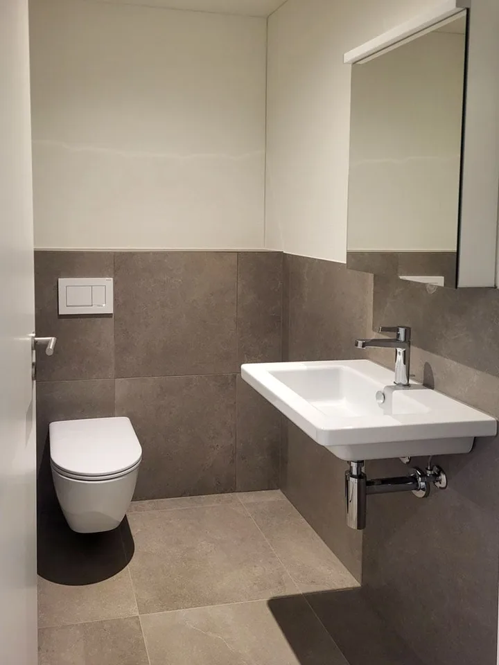 Moderne 3.5-Zimmer-Neubauwohnung mit Balkon in Gommiswald