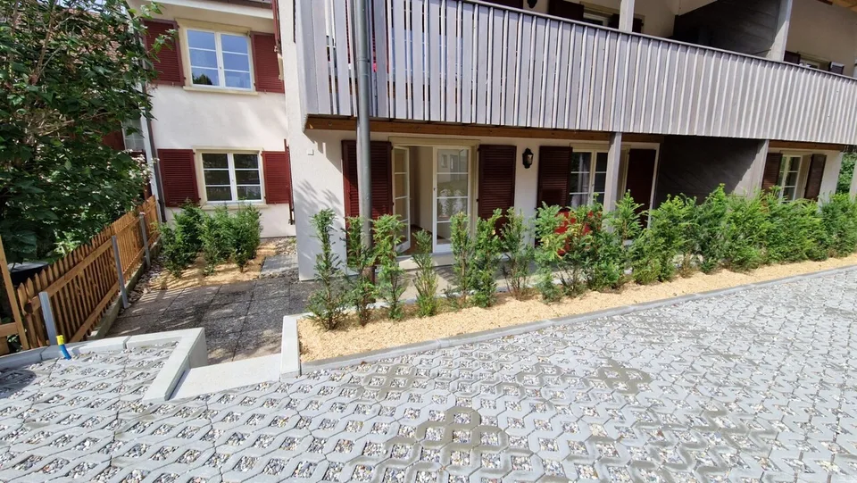 Ruhige Lage mit gedecktem Sitzplatz!