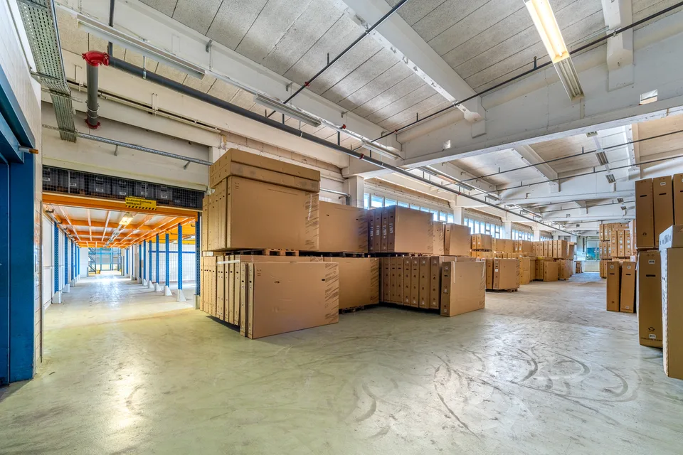 Espaces de stockage abordables avec infrastructure idéale et connexion – photo 12 sur 13