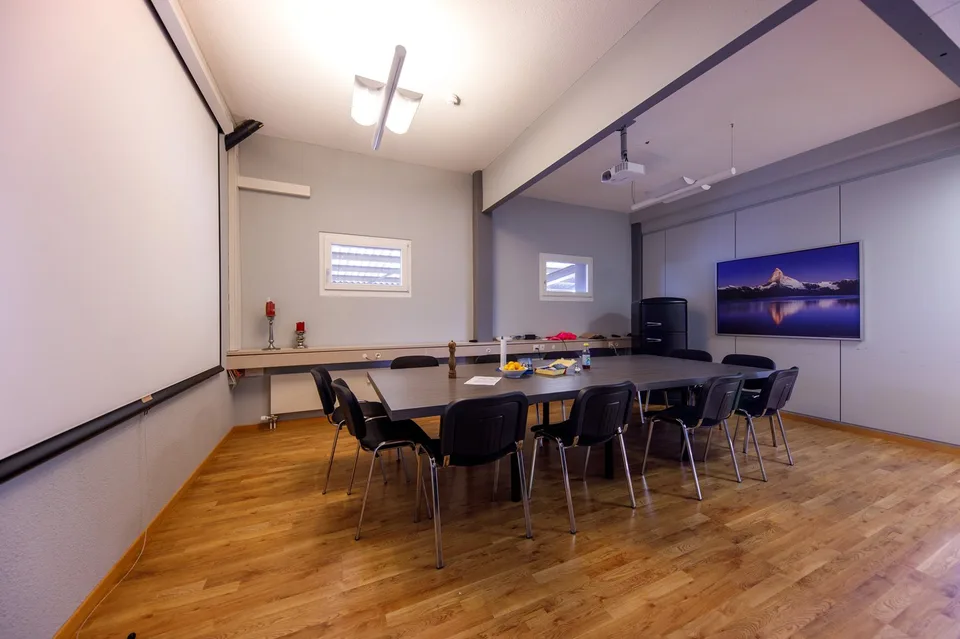 Grosszügige Bürofläche in ruhiger Lage in Zumikon