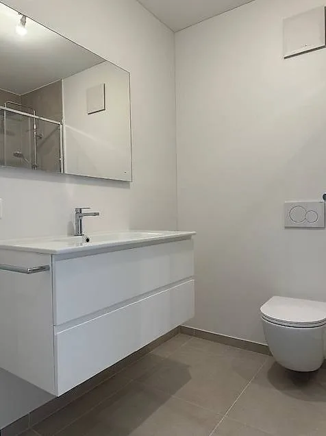 We rent a splendid 2.5-room apartment with balcony