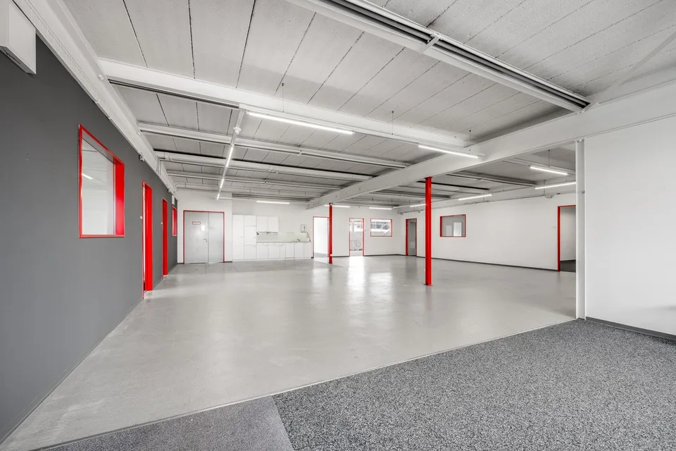 Espace de bureau polyvalent près de l'autoroute – photo 6 sur 10