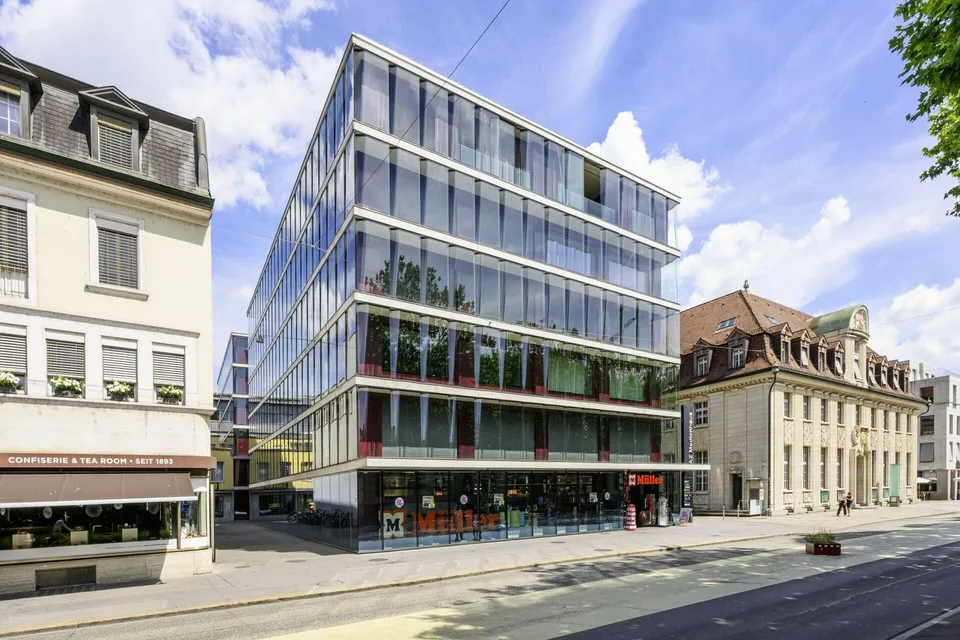 Espaces commerciaux à partir de 310 m² pour vos visions dans la maison des médias AZ