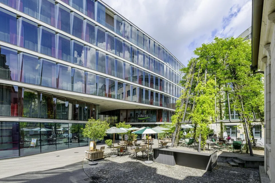 Espaces commerciaux à partir de 310 m² pour vos visions dans la maison des médias AZ