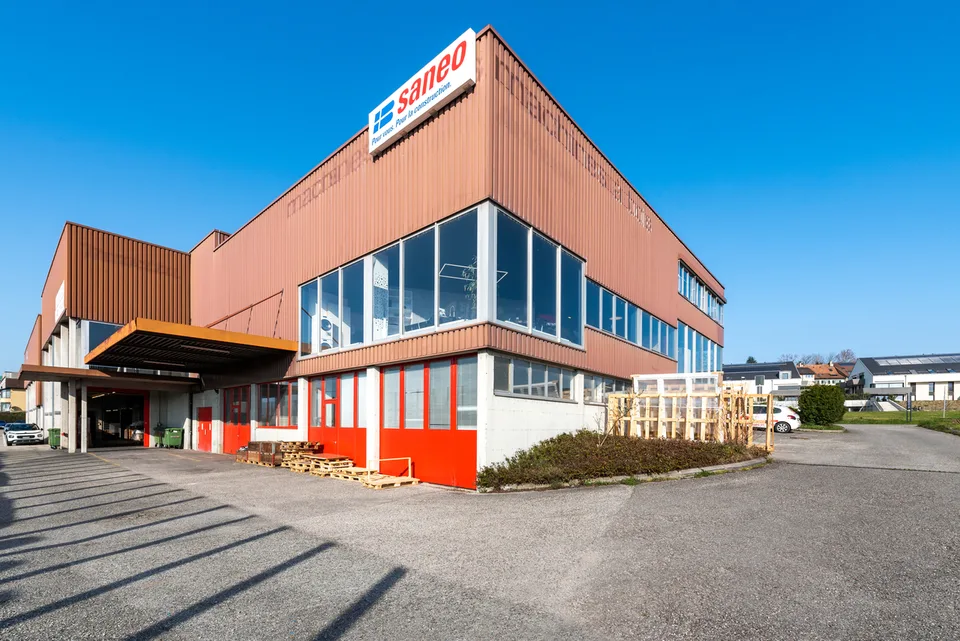 Locale commerciale 190m2 - Vicino autostrada e trasporti - Montacarichi
