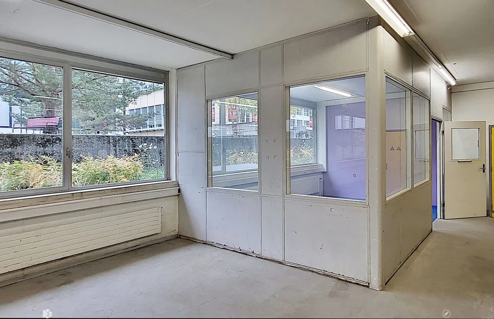 717 m² di spazio commerciale con consegna!
