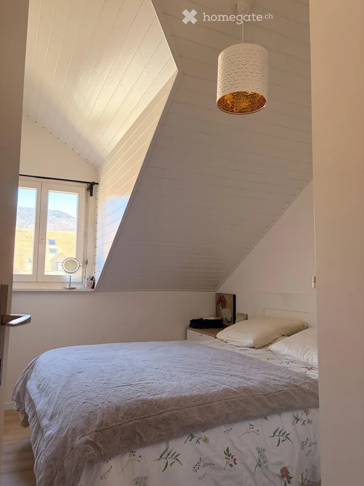 Affascinante appartamento duplex di 4.5 locali con vista panoramica a Chéserex