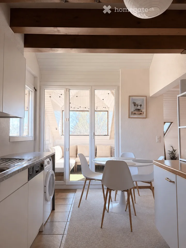 Affascinante appartamento duplex di 4.5 locali con vista panoramica a Chéserex
